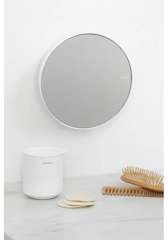 Oglindă de perete Brabantia MindSet Mineral 1005691, 5x mărire, Suport magnetic, Rezistent la coroziune, Acoperire minerală, Alb
