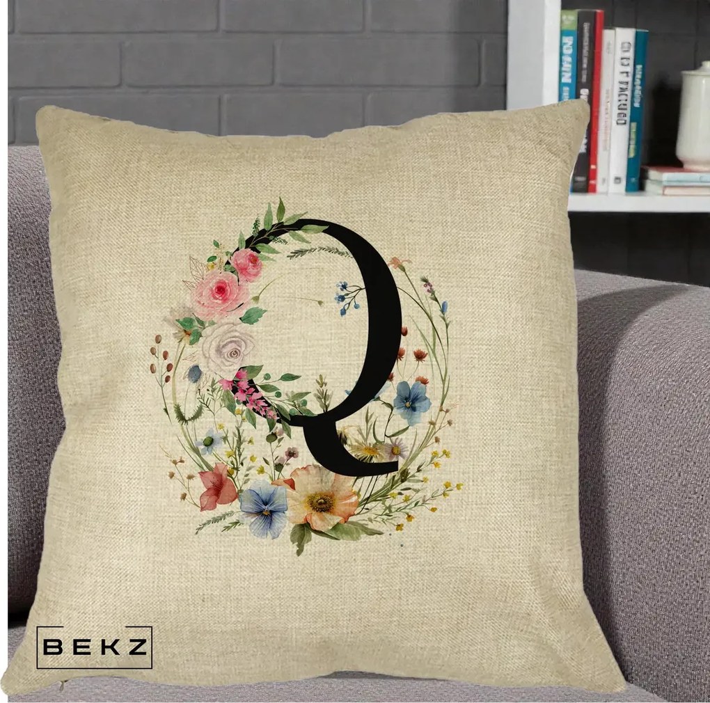 Cadou Personalizat - Perna Personalizata Monogram Litera Q cu Flori Acuarela, 40x40 cm, Crem, Husa Detasabila, Perna Inclusa, BEKZ®
