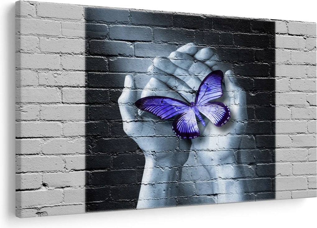 Tablou - Fluture violet pe perete (90x60 cm)