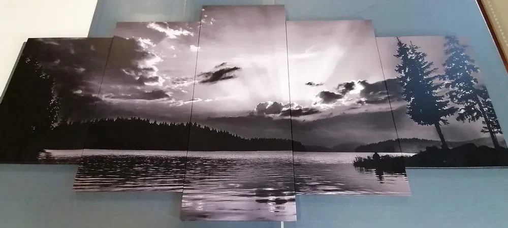Tablou 5-piese reflexie lacului de munte în design alb-negru