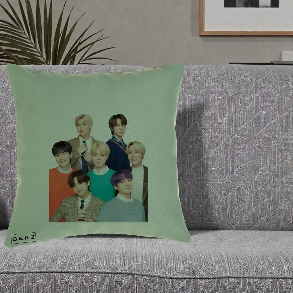 Perna Personalizata K-pop BTS Fotografie Grup Tinute Elegante, 40x40 cm, Verde, Husa Detasabila, Perna Inclusa, BEKZ®