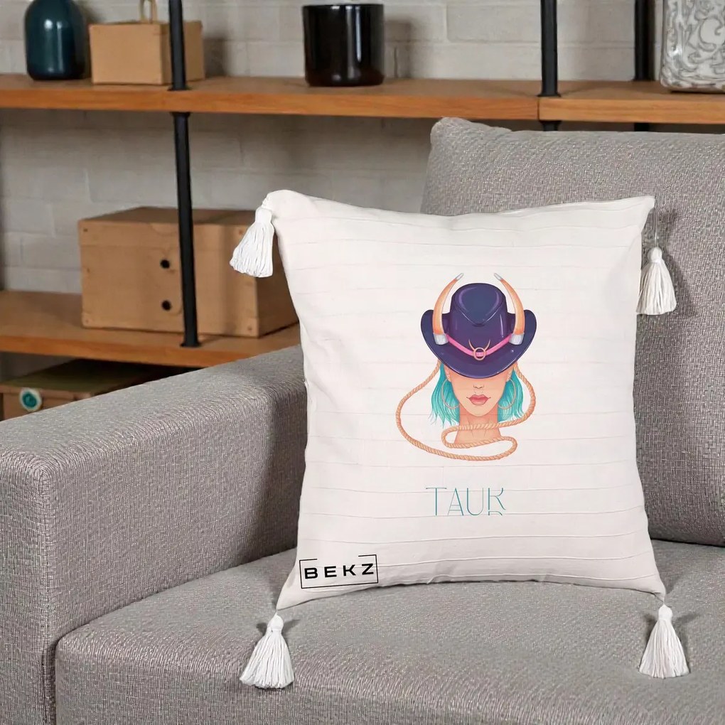 Perna Personalizata Zodie Taur, 40x40 cm, Bej cu Franjuri, Husa Detasabila, Perna Inclusa, BEKZ®