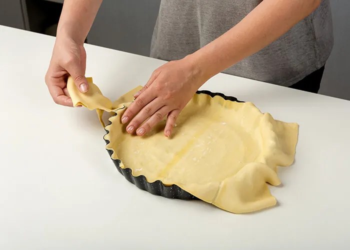 Forma tarta 28 cm cu margini ondulate si invelis stone antiaderent Nature NAVA NV 103 159