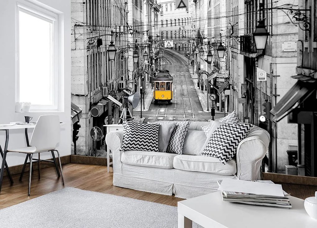 Fototapet - Tramvaj galben (152,5x104 cm)