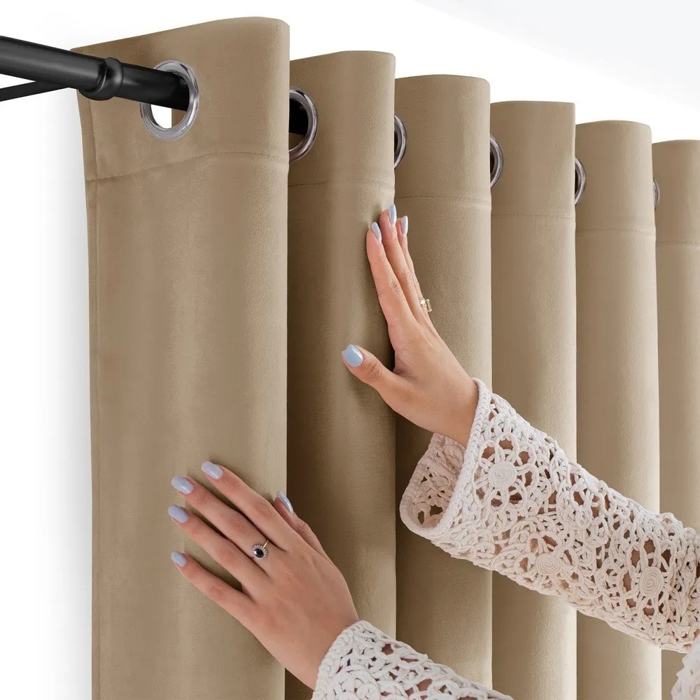 Draperie bej dimout (semi-opacă) din catifea 265x175 cm Velto – Filumi