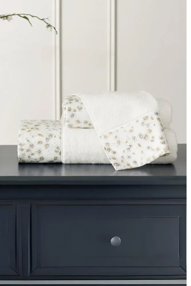 Set cadou de prosoape și prosop de corp MARY, 3 buc Alb / White