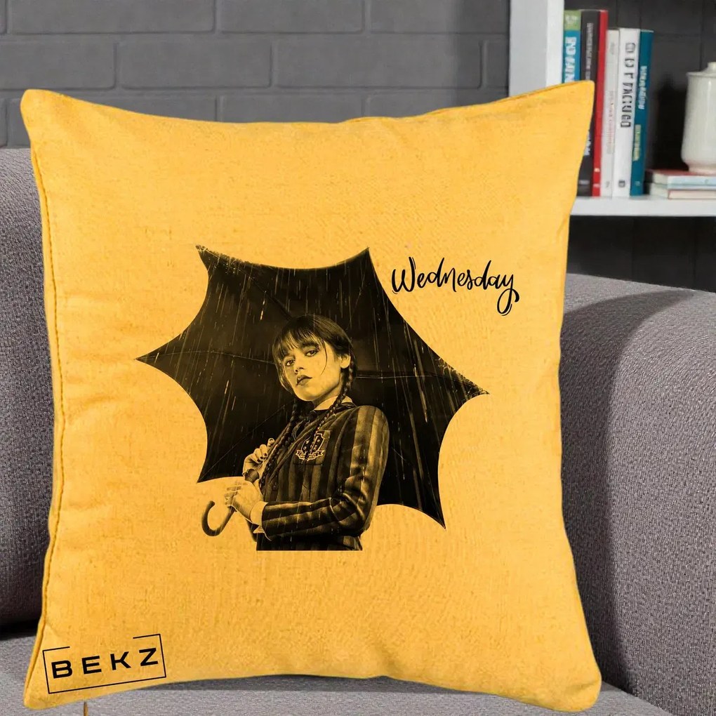 Perna Personalizata Wednesday Addams cu Umbrela Foto, 40x40 cm, Galben, Husa Detasabila, Perna Inclusa, BEKZ®