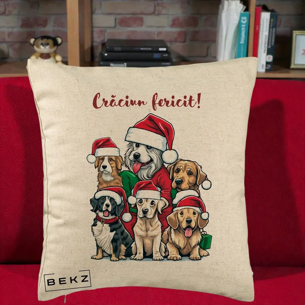 Perna Decorativa Caini cu Bonete Craciun Fericit, 40x40 cm, Bej, Husa Detasabila, Perna Inclusa, BEKZ®