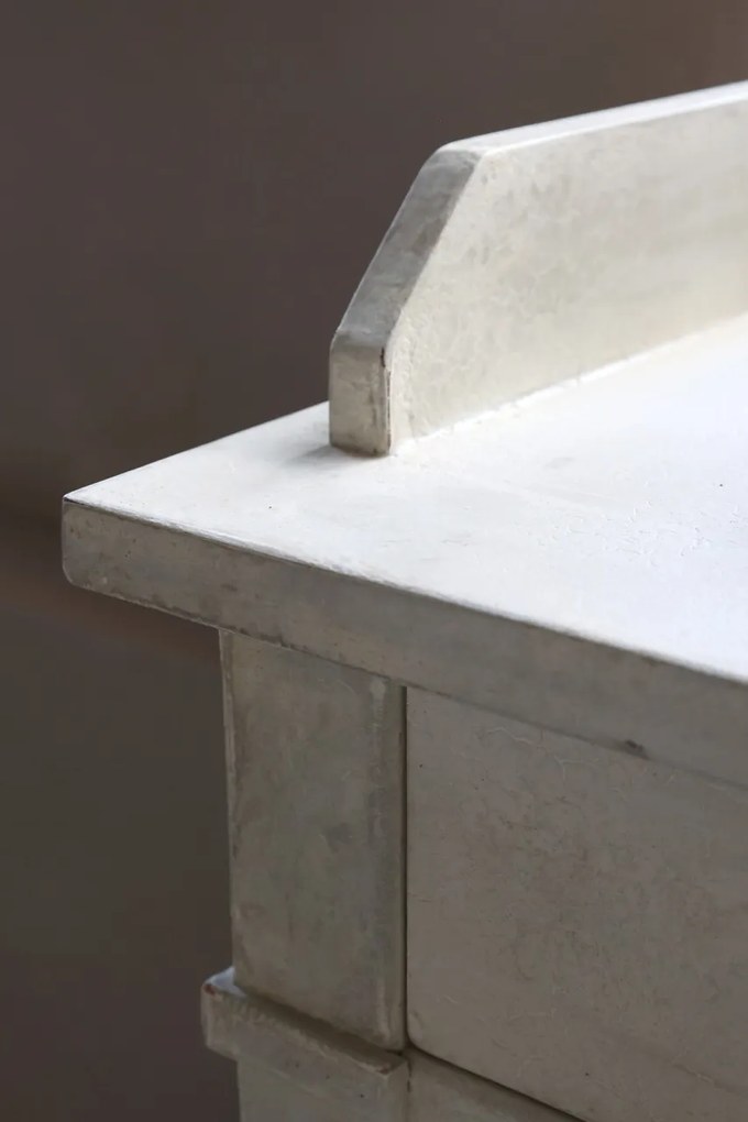 Dulap din lemn de pin si MDF, cu aspect vintage