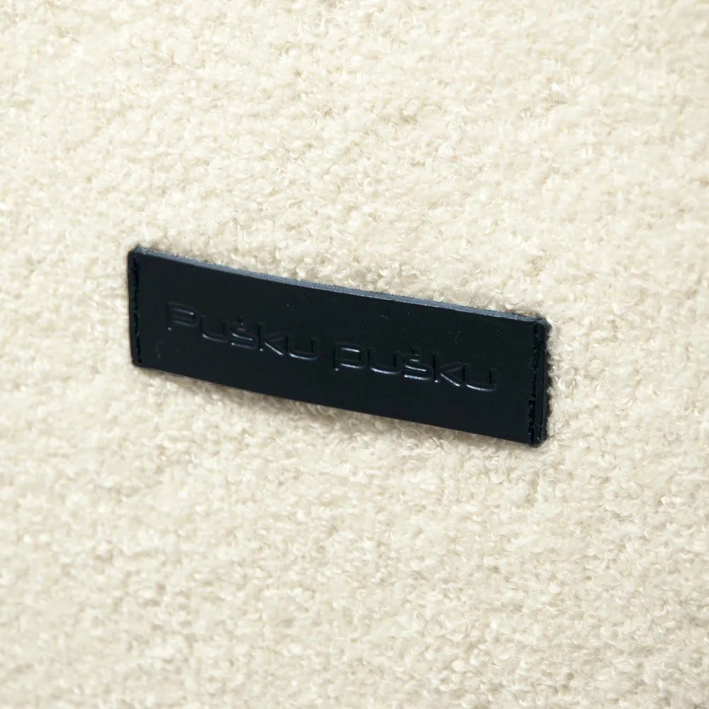 Fotoliu bean bag crem cu tapițerie din țesătură bouclé Sofa Lounge – SLOWDOWN