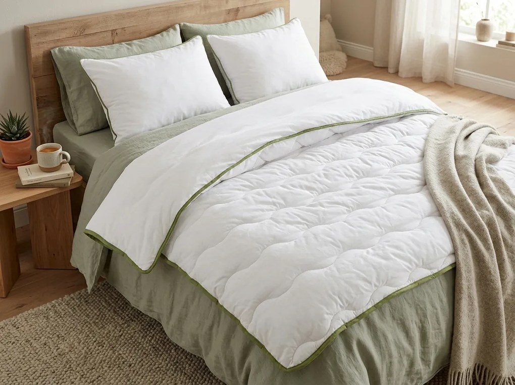 Pilota matlasata Stella Aloe Vera pentru tot timpul anului 140x200 cm, alba
