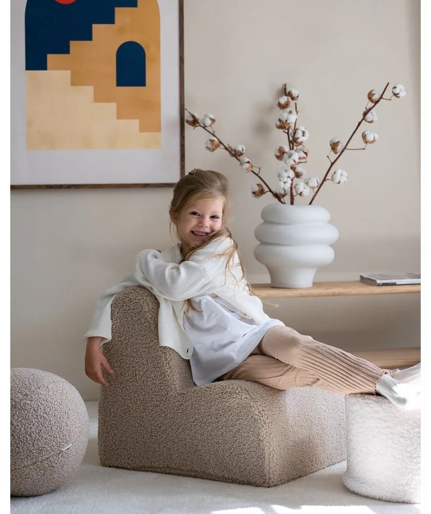 Fotoliu de copii maro deschis cu tapițerie din țesătură bouclé Cloud – Wigiwama