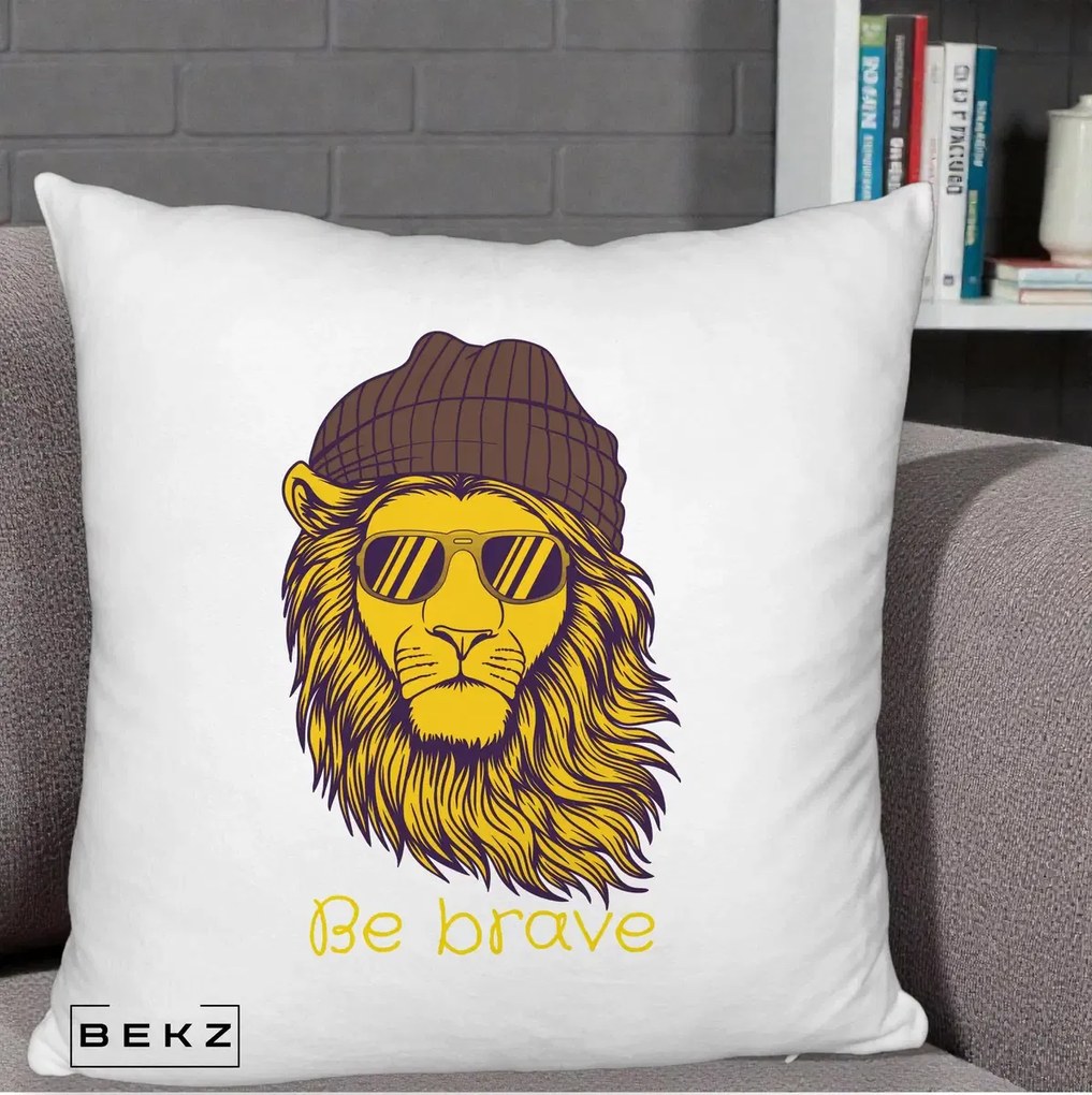Perna Decorativa Leu Hipster Be Brave, 40x40 cm, Alb Pufos, Husa Detasabila, Perna Inclusa, BEKZ®