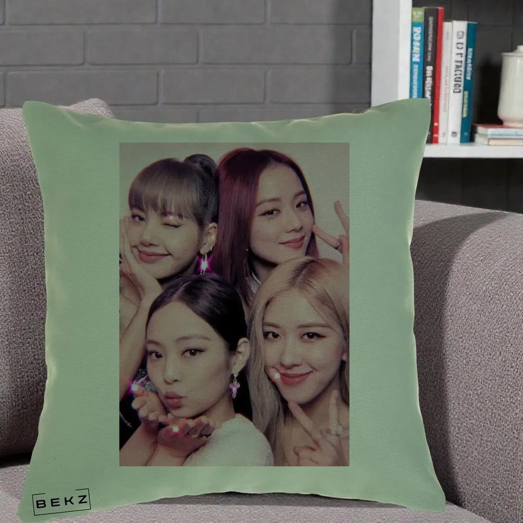 Perna Personalizata K-pop BLACKPINK Foto Grup Selfie Roz cu Glitter, 40x40 cm, Verde, Husa Detasabila, Perna Inclusa, BEKZ®