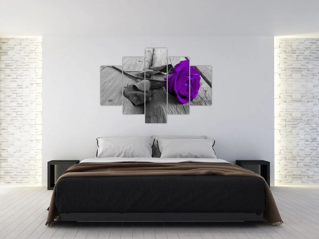 Tablou - Trandafir violet cu tulpina verde (150x105 cm)