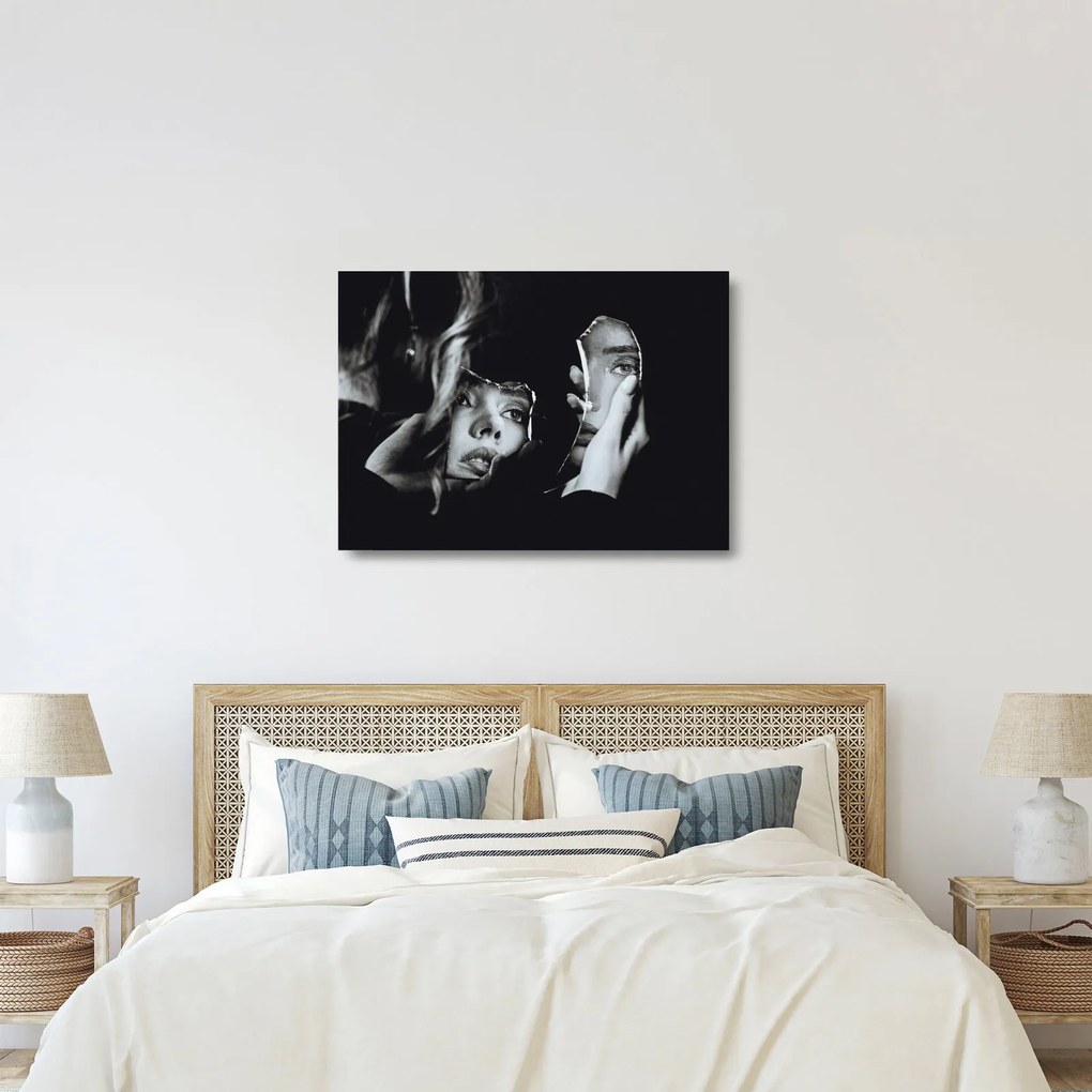 Tablou pe sticlă - Privind în oglindă (70x50 cm)