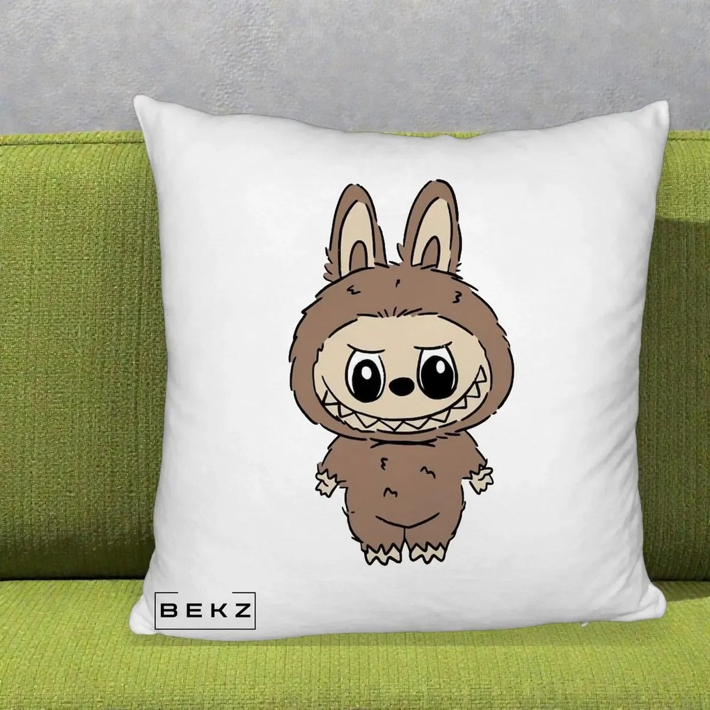 Perna Personalizata Labubu Maro Natural Solo, 40x40 cm, Alb Pufos, Husa Detasabila, Perna Inclusa, BEKZ®