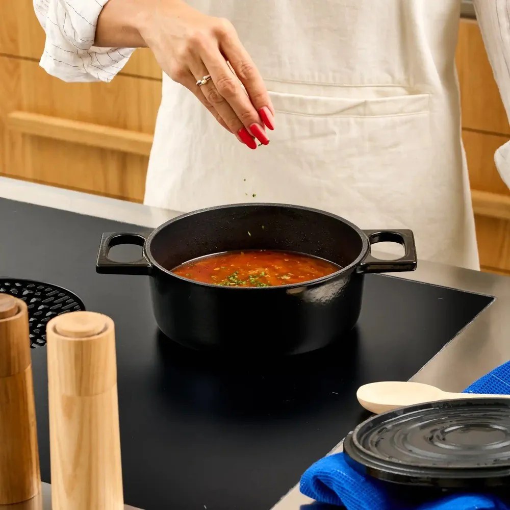 Cratiță cu capac din fontă 2 l adecvată pentru plita cu inducție Mattia 3.0 – FABINI