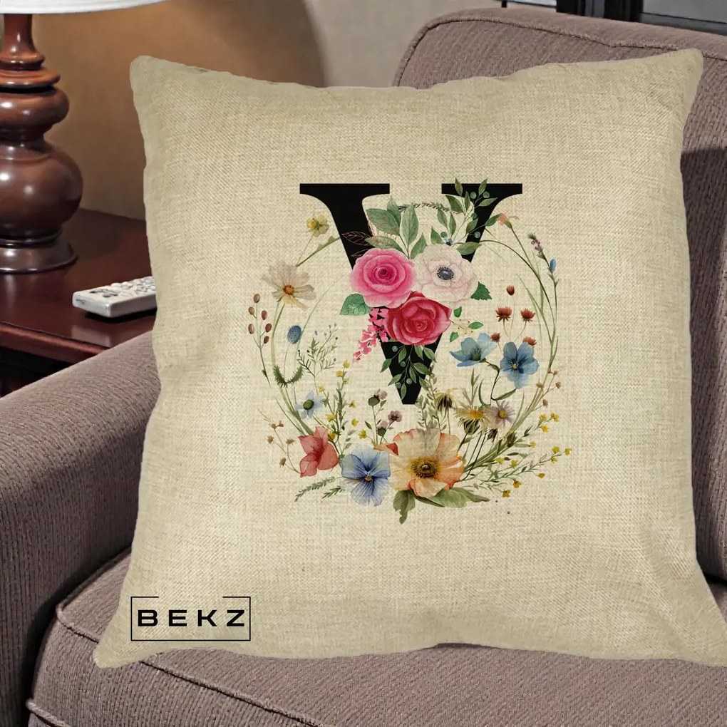 Cadou Personalizat - Perna Personalizata Monograma Florala Litera V cu Coroana, 40x40 cm, Crem, Husa Detasabila, Perna Inclusa, BEKZ®