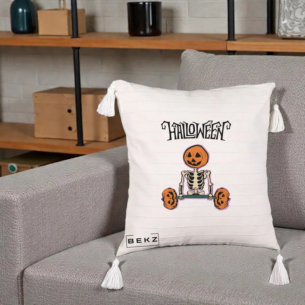 Perna Decorativa Halloween Schelet cu Cap de Dovleac Powerlifting, 40x40 cm, Bej cu Franjuri, Husa Detasabila, Perna Inclusa, BEKZ®