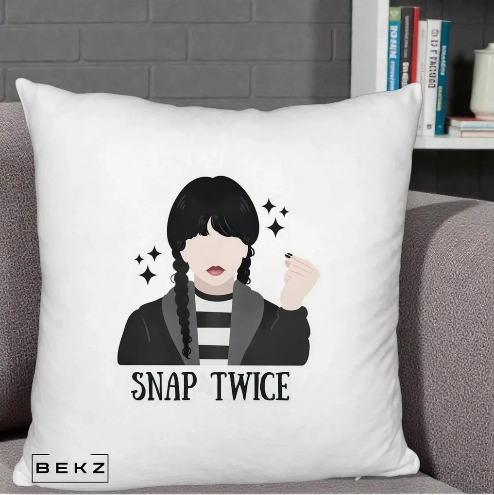 Perna Personalizata Wednesday Snap Twice, 40x40 cm, Alb Pufos, Husa Detasabila, Perna Inclusa, BEKZ®