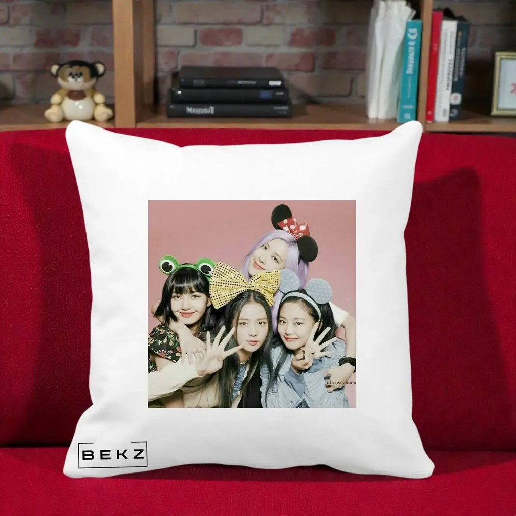 Perna Personalizata K-pop BLACKPINK Accesorii Haioase, 40x40 cm, Alba Mata, Husa Detasabila, Perna Inclusa, BEKZ®
