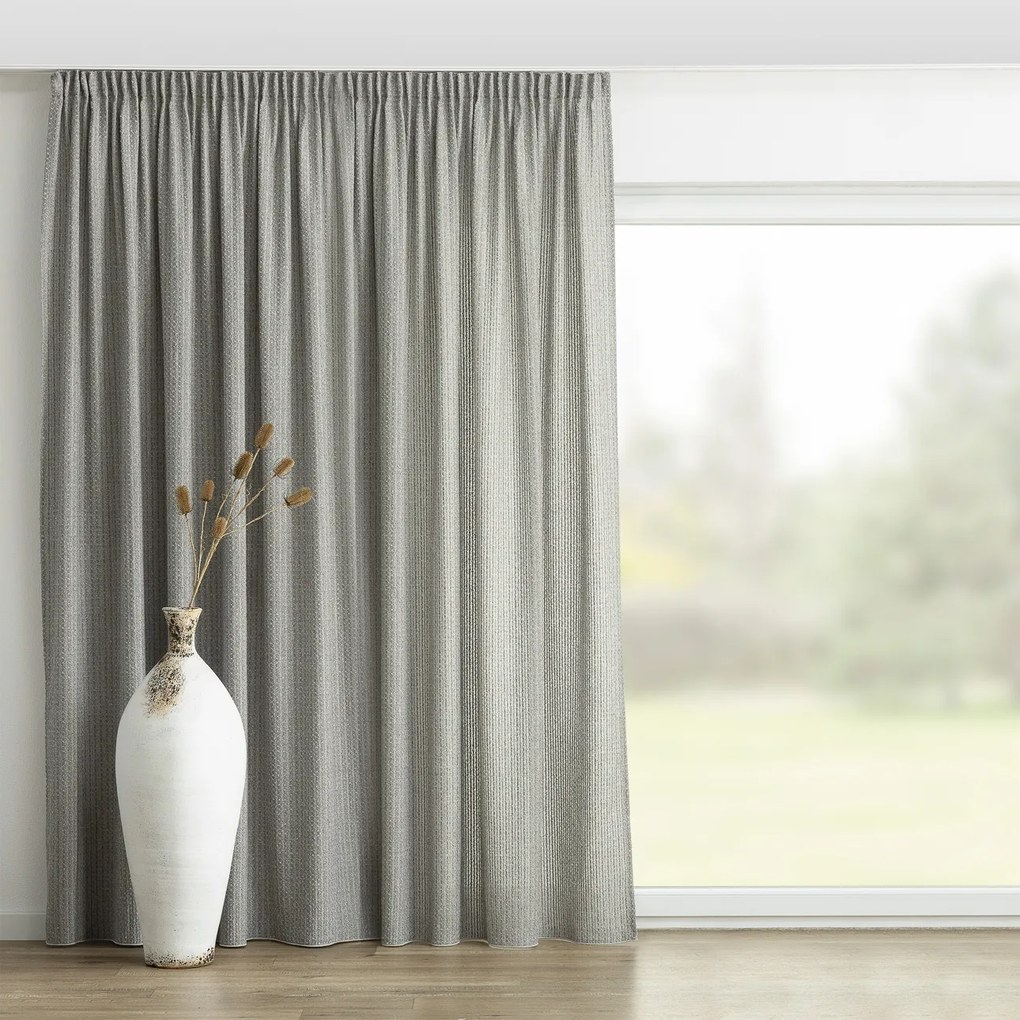 Perdea cu bandă de pliuri