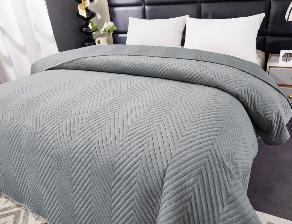 Cuvertura de pat din catifea gri cu model ARROW VELVET Dimensiune: 220 x 240 cm