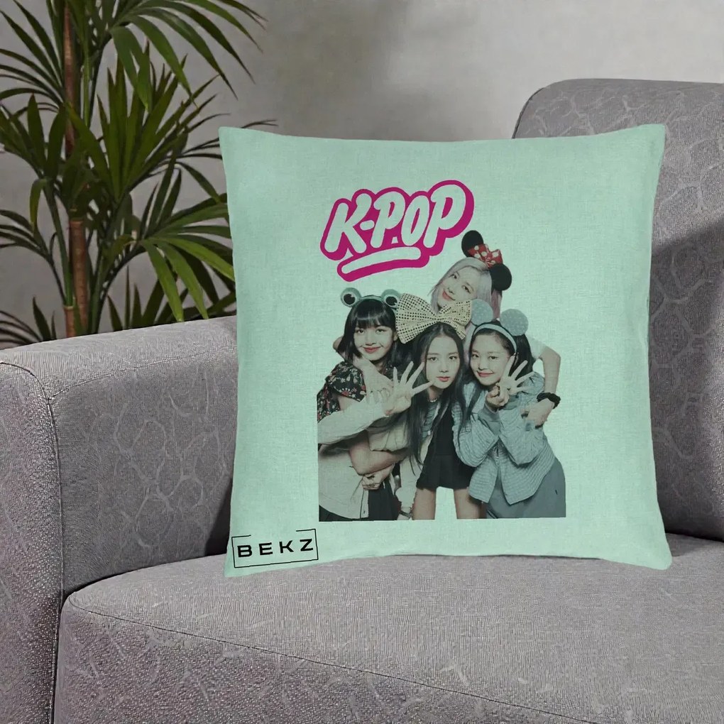 Perna Personalizata BLACKPINK K-Pop Grup Pozitii Amuzante, 40x40 cm, Verde Menta, Husa Detasabila, Perna Inclusa, BEKZ®
