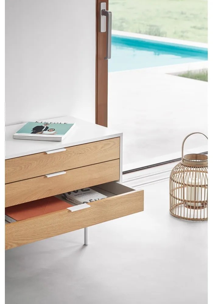 Comodă TV albă/în culoare naturală cu aspect de lemn de stejar 180x52 cm Sierra – Teulat