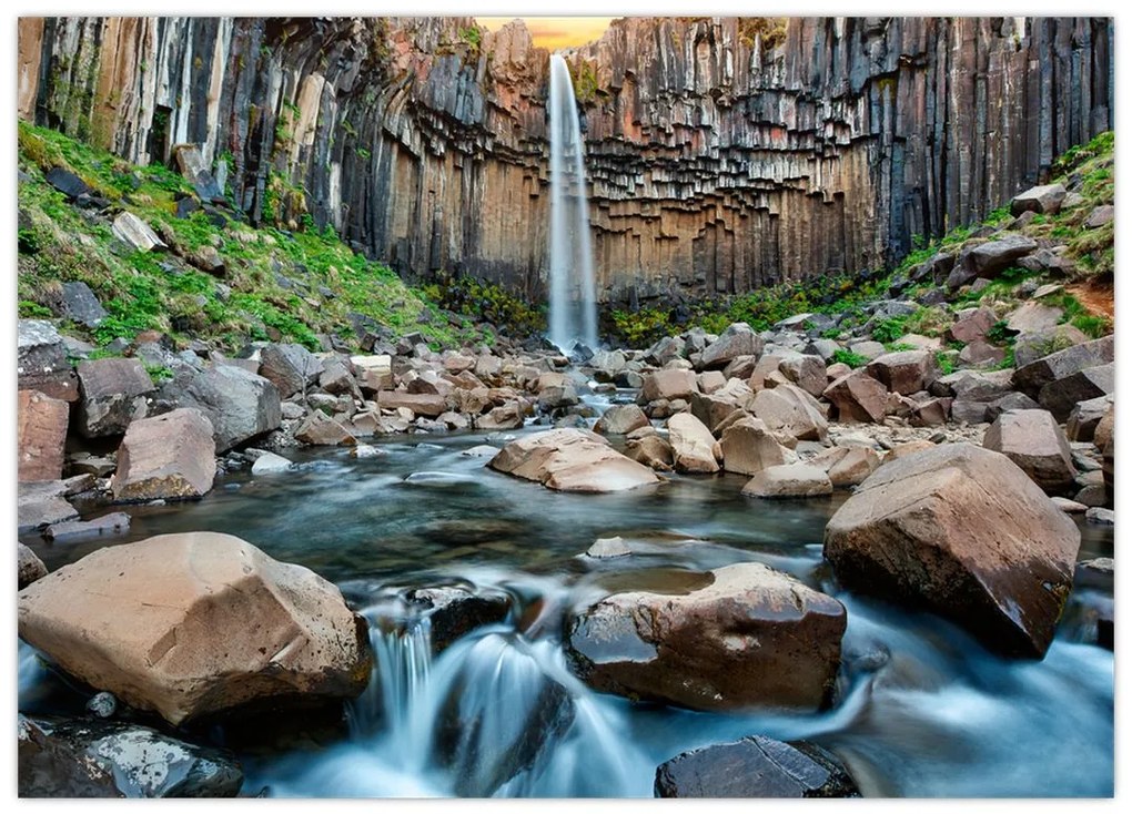 Tablou pe sticlă - Cascada Svartifoss, Islanda (70x50 cm)