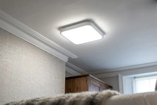 BRILAGI-LED Plafonieră de baie cu senzor ZENNA LED/24W/230V 34,5x34,5 cm IP44 alb