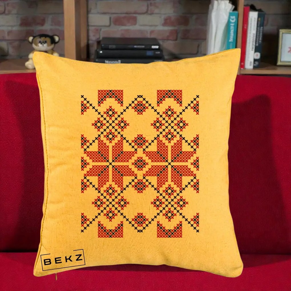 Perna Personalizata Motiv Traditional Cusatura Rosu-Negru, 40x40 cm, Galben, Husa Detasabila, Perna Inclusa, BEKZ®