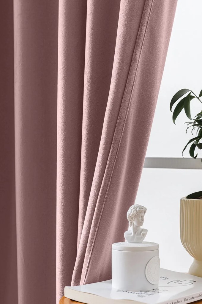 Draperie opaca violet deschis VELVET 135x250 cm Agățat: Inele metalice