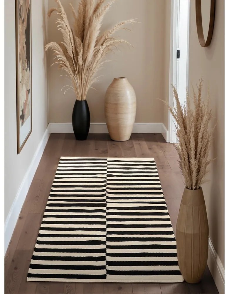 Covor tip traversă negru-alb reversibil/țesut manual din lână 80x200 cm Donna – Hanse Home