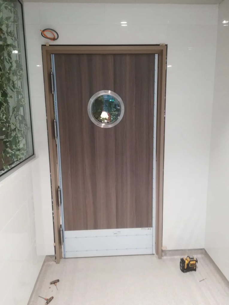 Usa restaurant bucatarie cu geam hublou - dublu batanta la 180 950x2085, Stejar Milano, Laminat HPL