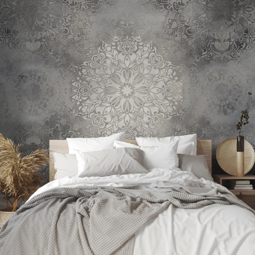 Fototapet - Model Gri cu Mandala (147x102 cm)