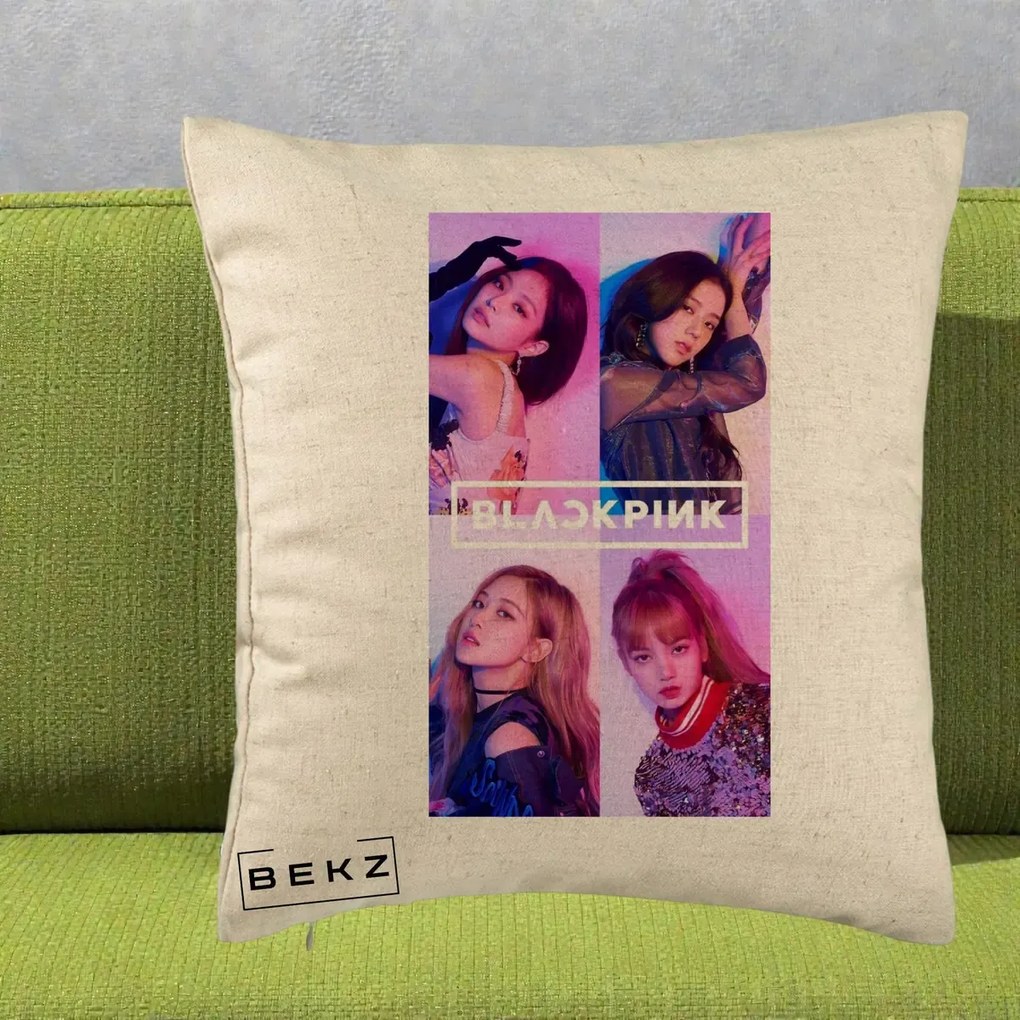Perna Personalizata K-pop BLACKPINK Poster Colaj 4 Membre Violet Roz, 40x40 cm, Bej, Husa Detasabila, Perna Inclusa, BEKZ®