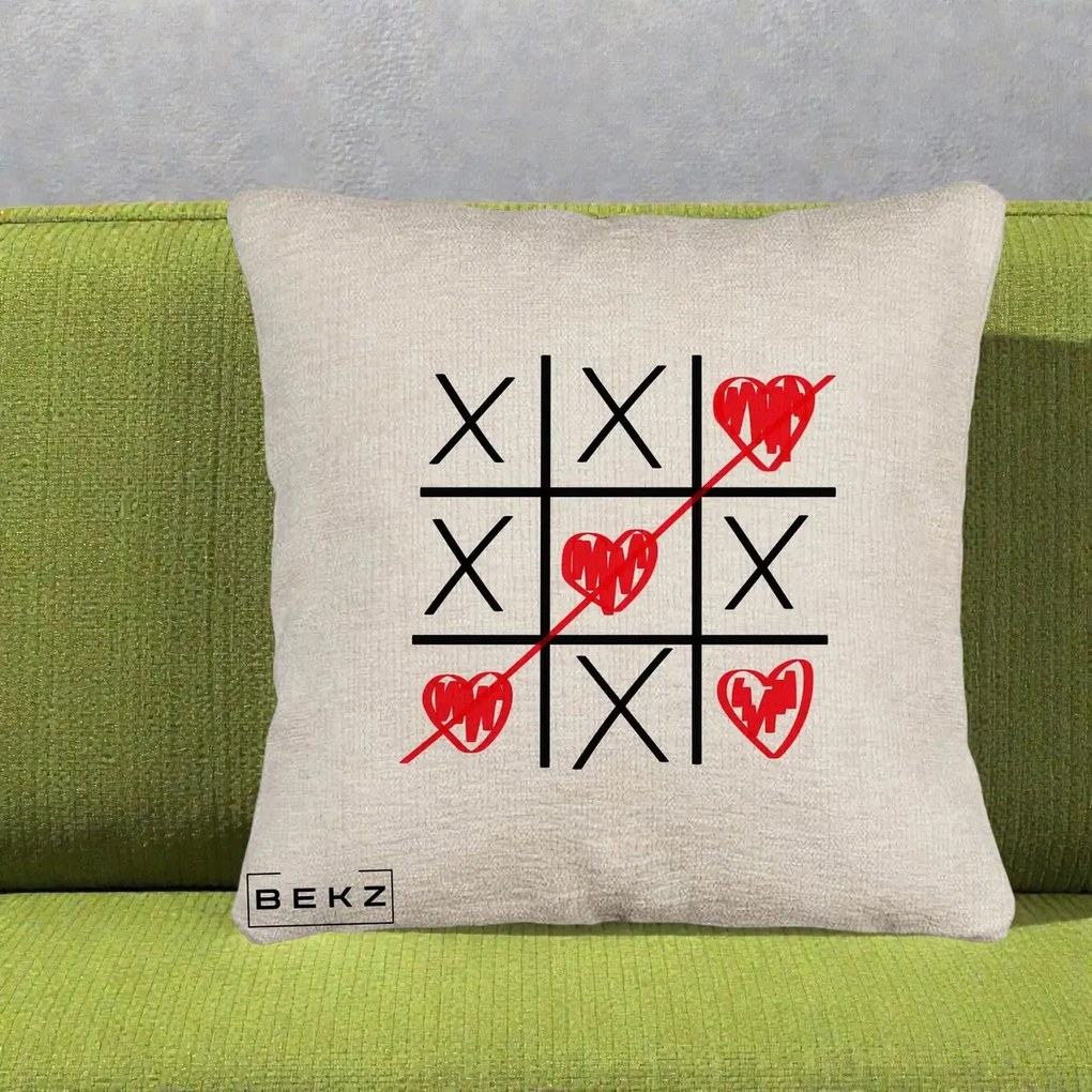 Cadou Romantic - Perna Personalizata Love Joc X si Inima cu Castigator Iubire, 40x40 cm, Bej Canapea, Husa Detasabila, Perna Inclusa, BEKZ®