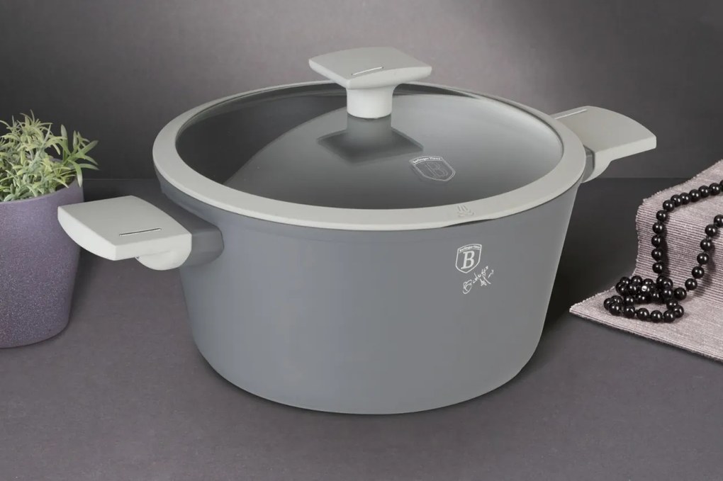 Oală antiaderentă cu titan 20 cm cu capac, 2.2 L Berlinger Haus BH 7066, Aspen Collection, pentru toate plitele