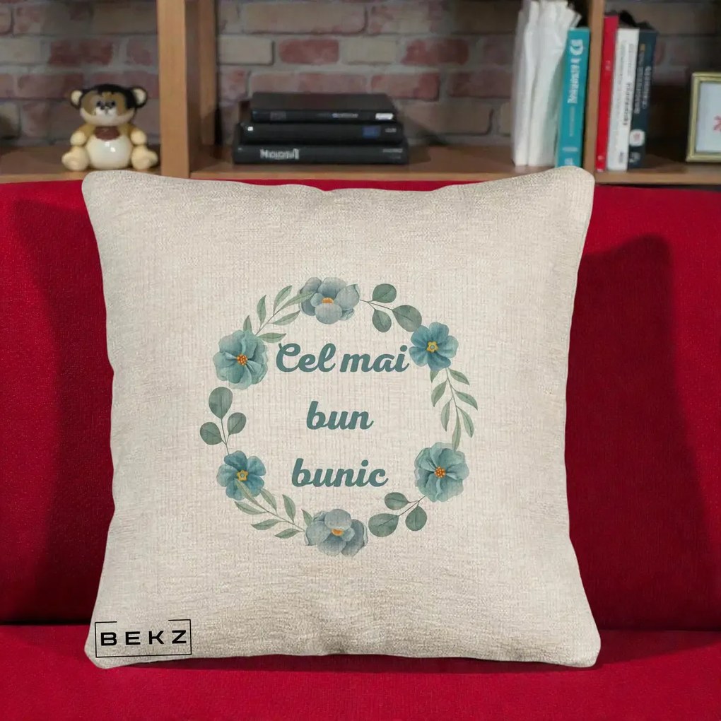 Cadou pentru Bunic - Perna Personalizata Cel Mai Bun Bunic Coronita Flori Albastre Teal, 40x40 cm, Bej Canapea, Husa Detasabila, Perna Inclusa, BEKZ®