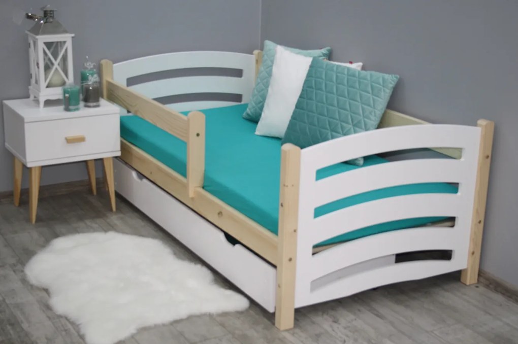 Pat pentru copii MELA 80 x 160 cm, alb–pin Saltele: Saltea COCO 10 cm, Somiera pat: Cu lamele curbate