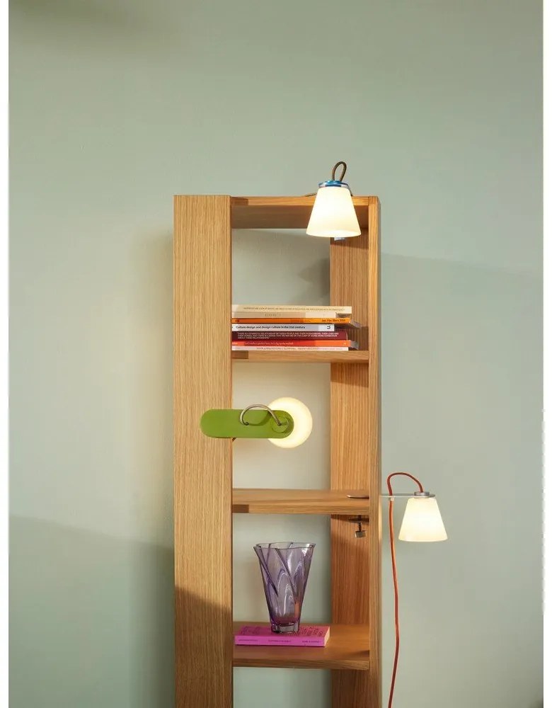 Bibliotecă în culoare naturală cu aspect de lemn de stejar 45x140x45 cm Merge – Hübsch