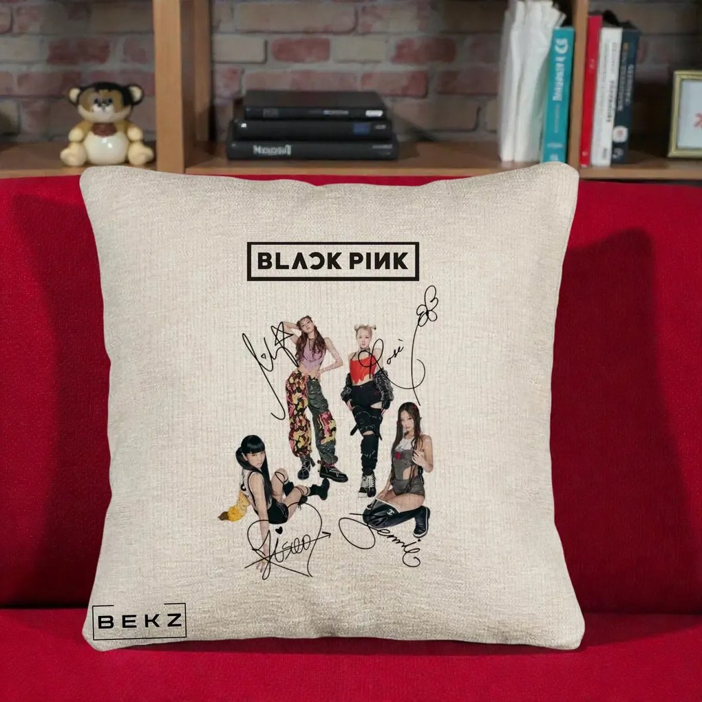 Perna Personalizata K-pop BLACKPINK Fotografie Grup Autografe Toate Membre, 40x40 cm, Bej Canapea, Husa Detasabila, Perna Inclusa, BEKZ®