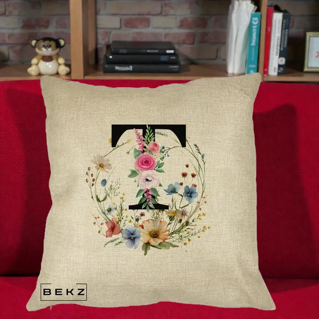 Cadou Personalizat - Perna Personalizata Monogram Litera T cu Flori Acuarela, 40x40 cm, Crem, Husa Detasabila, Perna Inclusa, BEKZ®