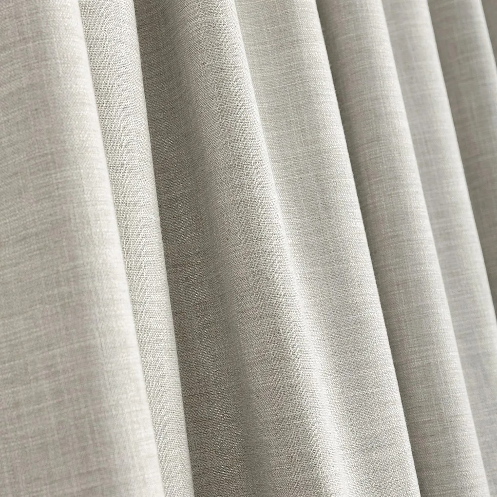 Perdea cu bandă de pliuri