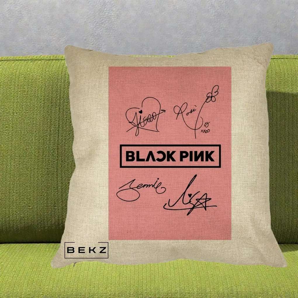 Perna Personalizata K-pop BLACKPINK Semnaturi Roz, 40x40 cm, Crem, Husa Detasabila, Perna Inclusa, BEKZ®