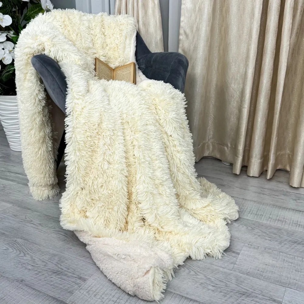 Patura Super Pufoasa CoCoLiNo FLUFFY cu blanita 200x230cm Crem