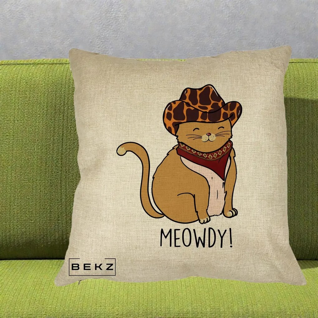 Perna Decorativa Pisica Cowboy Meowdy, 40x40 cm, Crem, Husa Detasabila, Perna Inclusa, BEKZ®