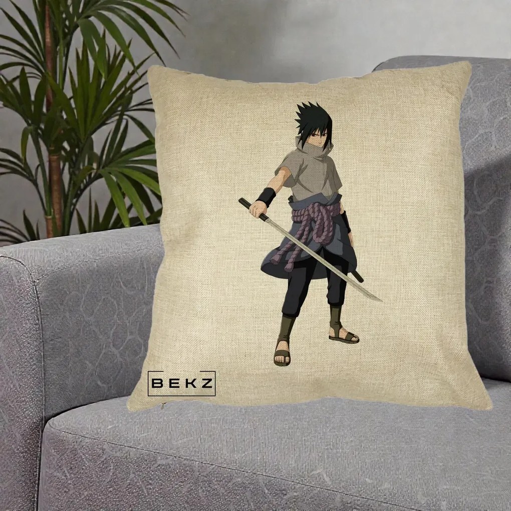Perna Personalizata Naruto Sasuke Uchiha cu Sabia, 40x40 cm, Crem, Husa Detasabila, Perna Inclusa, BEKZ®